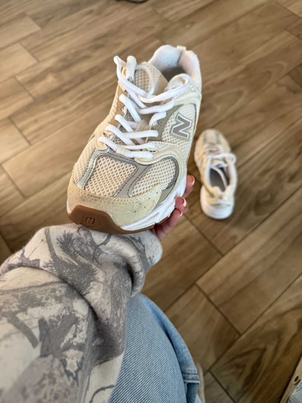 New Balance Beige and White 530- Running Sneakers - Picture 7 of 10